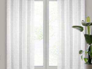 Firana gotowa LUCY z woalu 140 x 250 cm przelotki