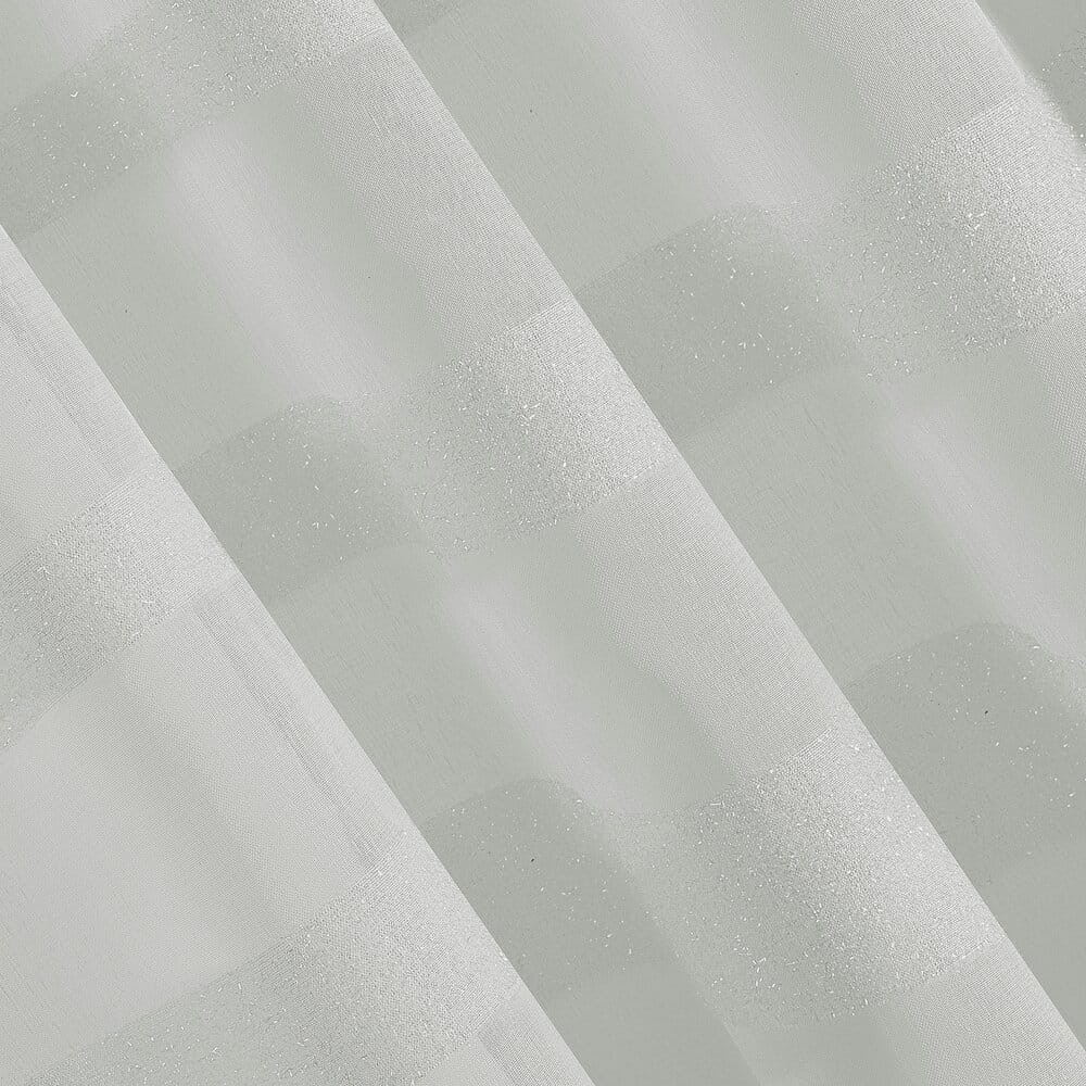 Firana z etaminy zdobiona pasami z błyszczącą nicią 140x250 cm szara - obrazek 4