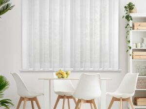 Firana gotowa REBECCA o strukturze drobnego deszczyku wzór pionowy 350x160 cm biała